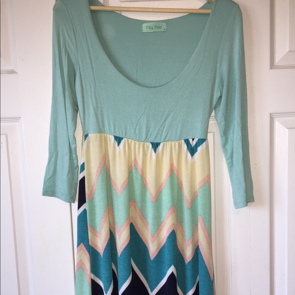 Filly Flair Dresses & Skirts - Blue, chevron, scoop neck dress